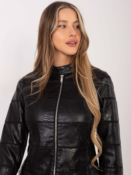 Schwarze Übergangsjacke aus ökologischem Leder