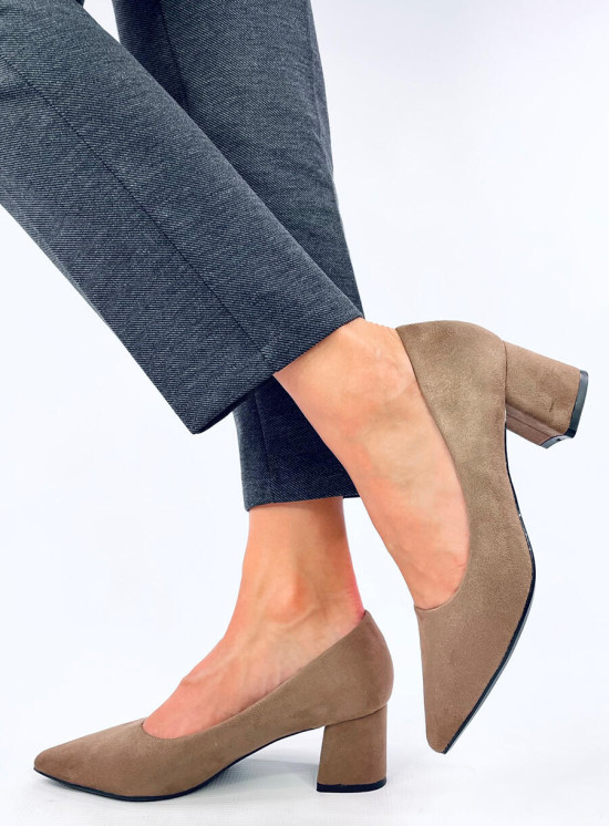 Wildlederpumps mit breitem Absatz Beige