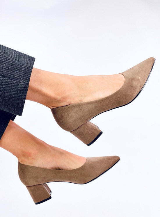 Wildlederpumps mit breitem Absatz Beige