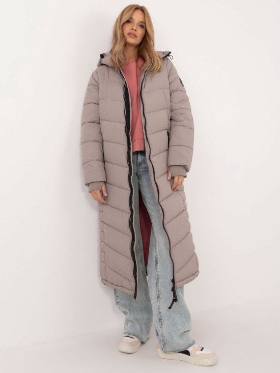 Langer beiger Mantel mit Futter