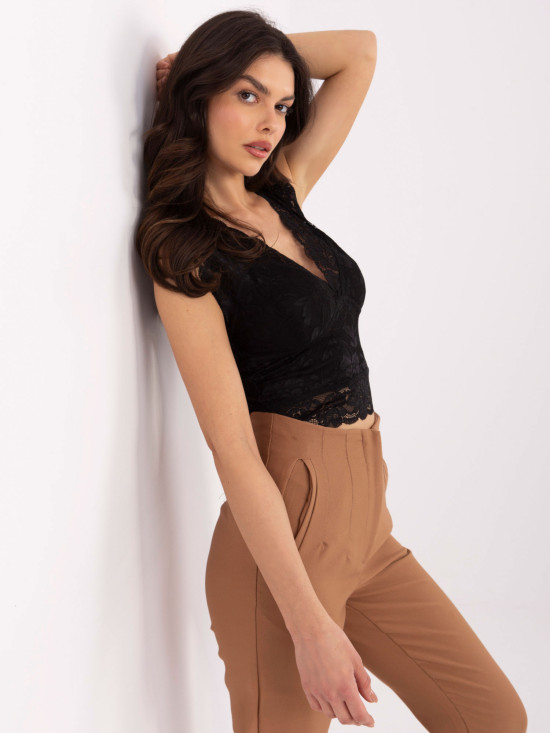 Elegantes schwarzes Top mit Spitze