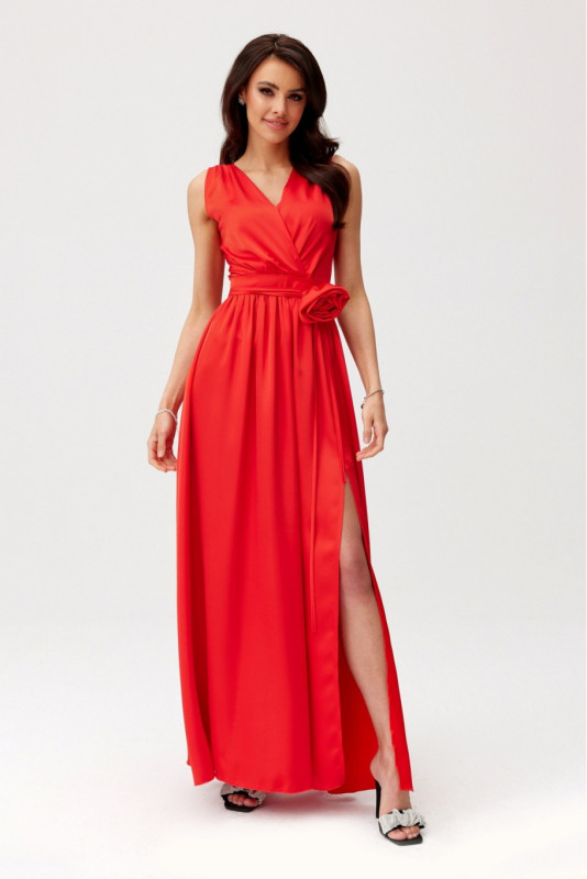 Satin-Maxikleid mit dekorativer Rose, rot