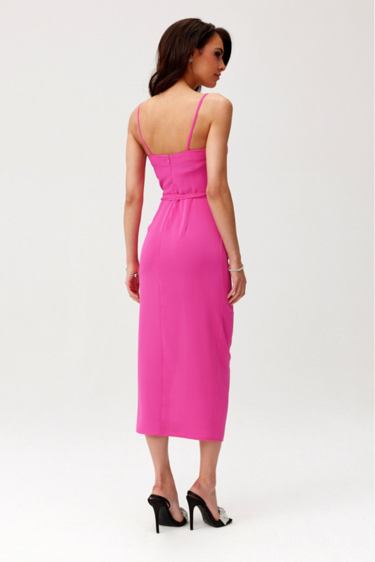 Midi-Kleid mit Raffung und dekorativer Rose in Amaranth