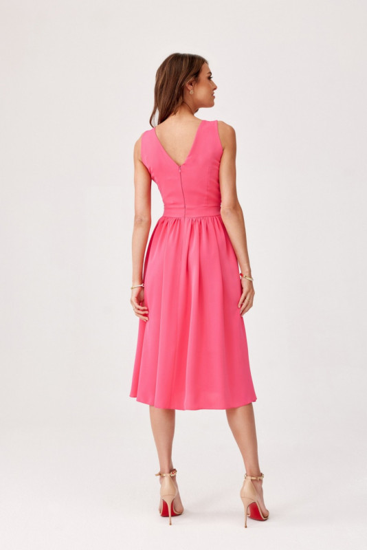 Midi-Kleid mit Wickelausschnitt und breiten Trägern in Amaranth