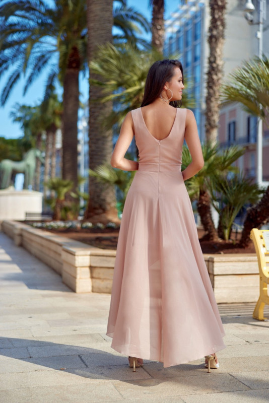 Asymmetrisches Maxikleid mit Wickelausschnitt in Cappuccino