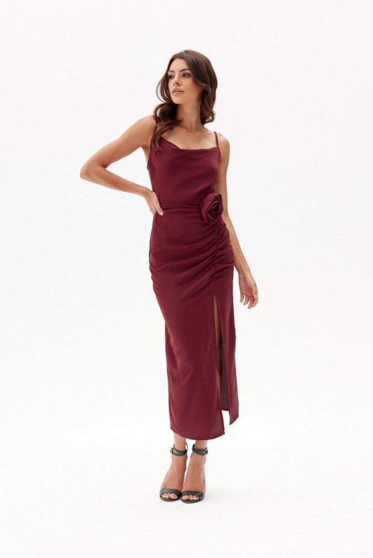 Midi-Kleid mit Drapierung und Zierrose in Bordeaux
