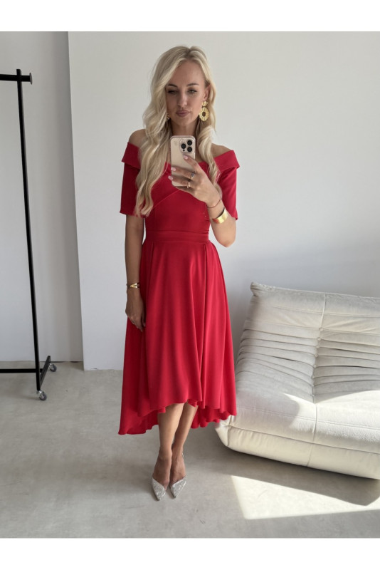 Rotes Midi-Kleid mit asymmetrischem Ausschnitt