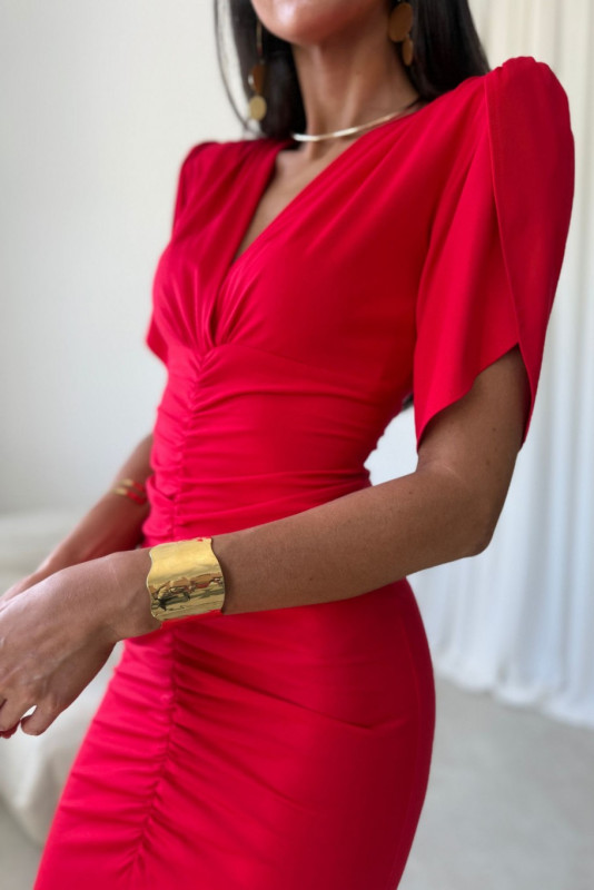 Rotes Midi-Kleid mit Raffungen und V-Ausschnitt