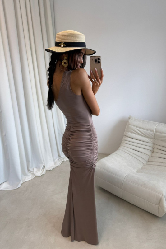 Maxikleid in hellem Braun mit Beinschlitz