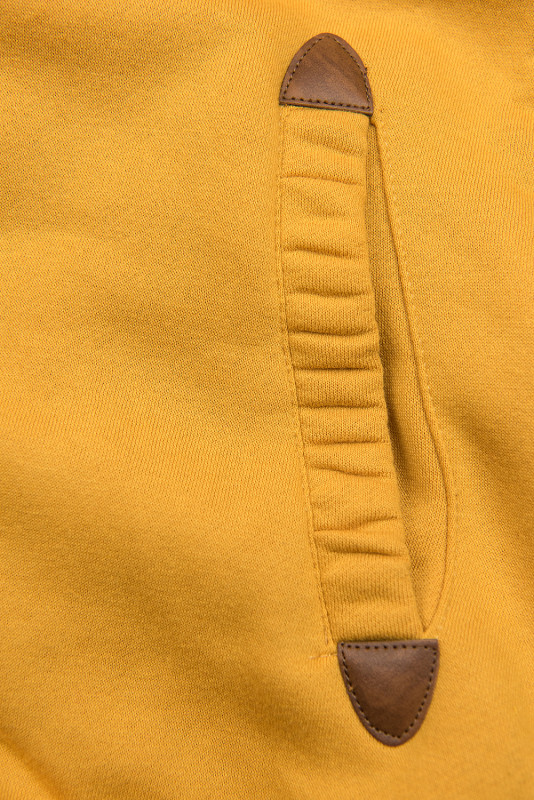Verlängerte Sweatjacke mit hohem Kragen und Kapuze gelb