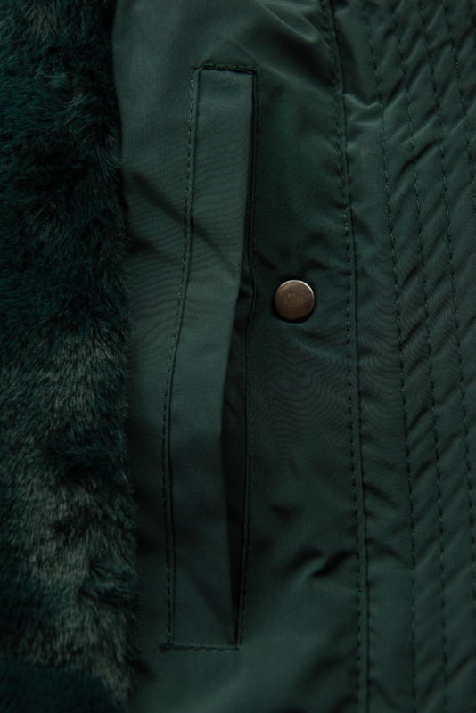 Winterjacke mit großer Kapuze Grün