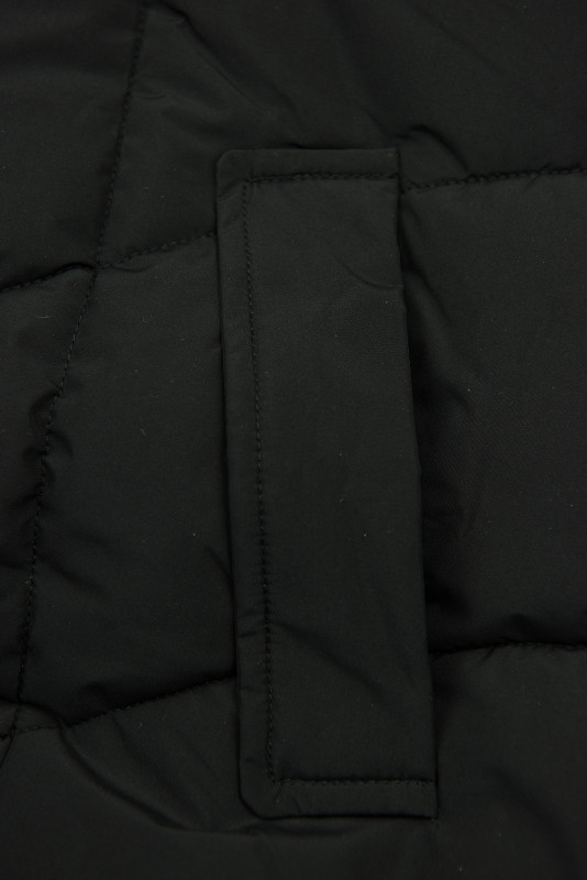 Schwarze Steppjacke für den Winter