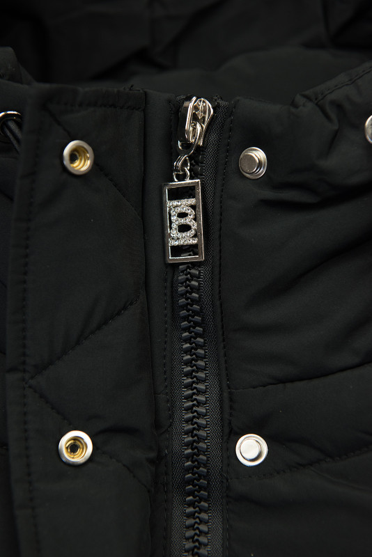 Schwarze Steppjacke für den Winter