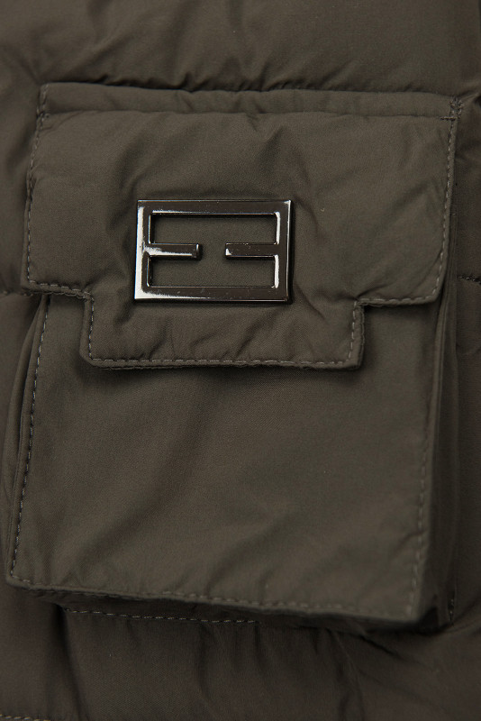 Braune Steppjacke mit Kunstpelz