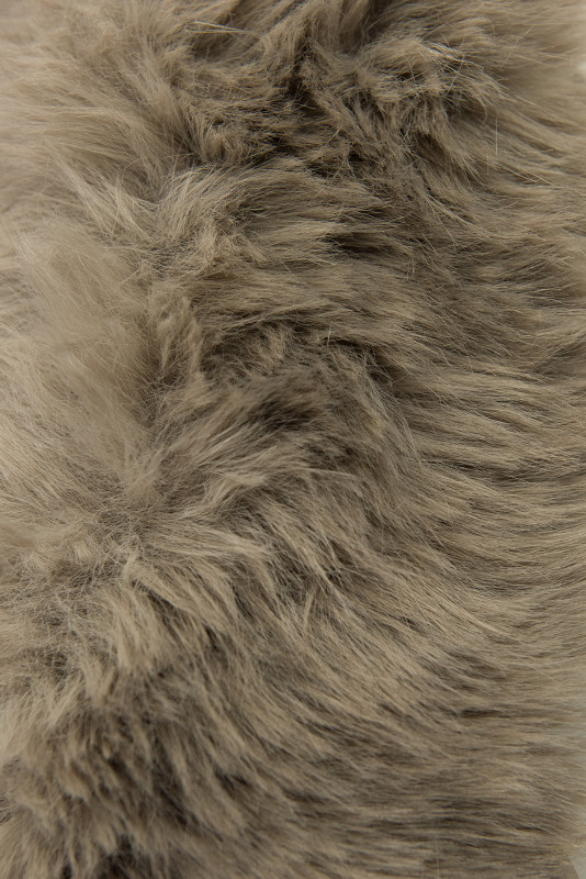 Dunkelbeige Steppjacke mit Kunstpelz