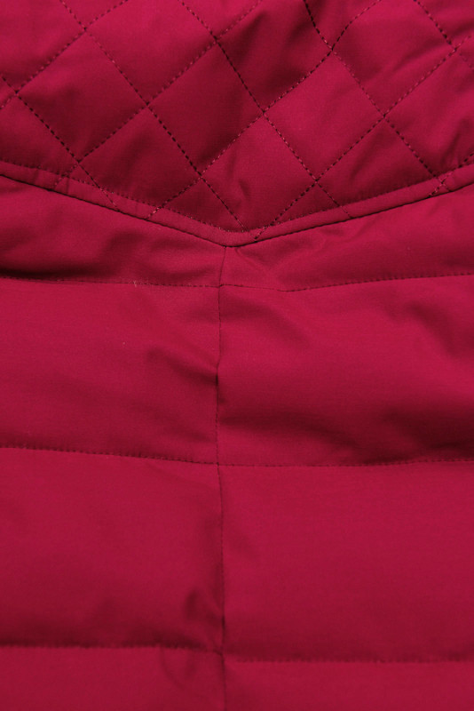 Warme Steppjacke mit Kapuze Burgundy