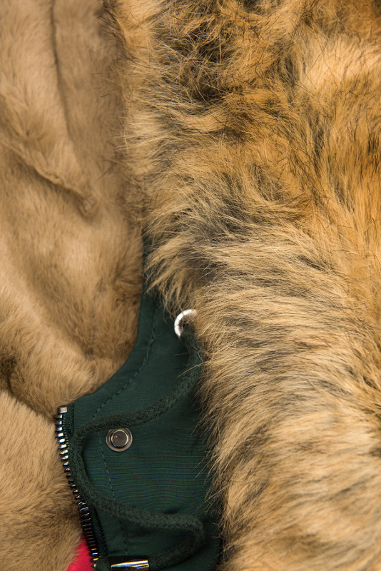 Warm gefütterter Parka mit Kapuze grün