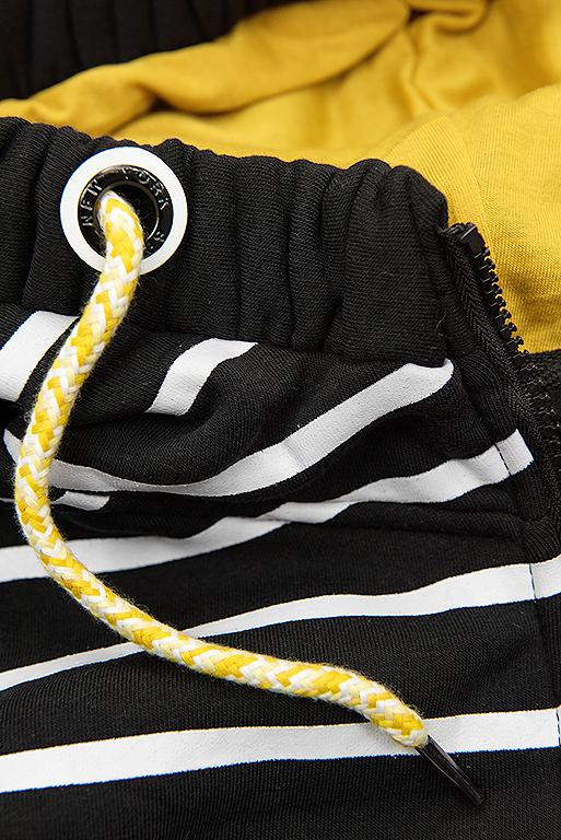 Sweatjacke in Streifenoptik schwarz