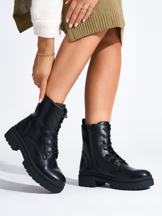 Schwarze Schnür-Stiefeletten