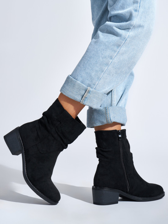 Schwarze Stiefeletten