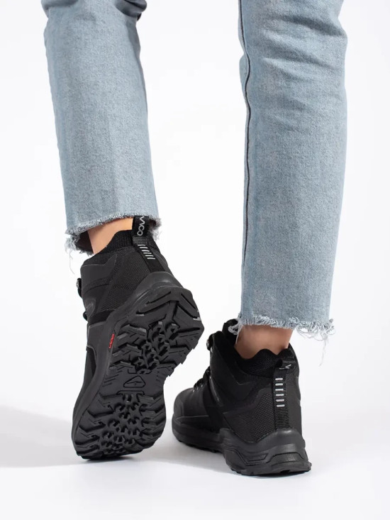 Schwarze gefütterte Wanderschuhe