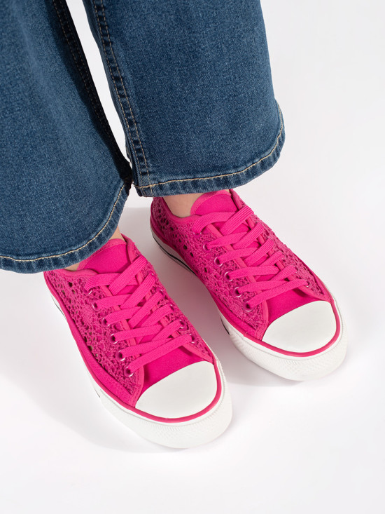 Rosa durchbrochene Sneakers