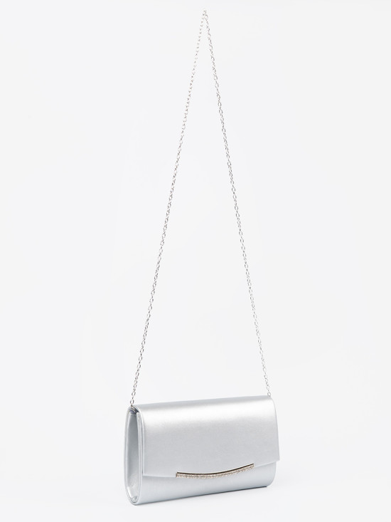 Silberne Clutch mit Kette