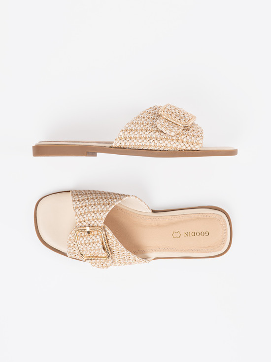 Beige Sandalen mit weißem Karomuster und Schnalle