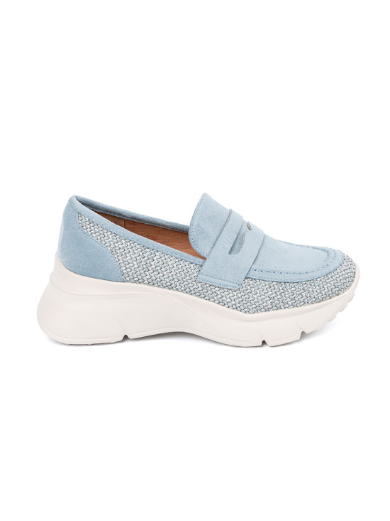 Blaue Halbschuhe mit dicker Sohle