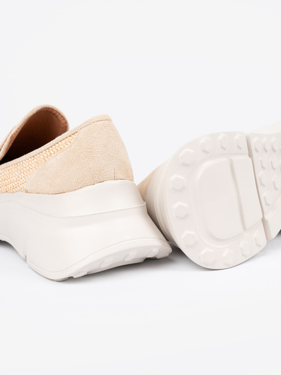 Helle beige Halbschuhe mit dicker Sohle