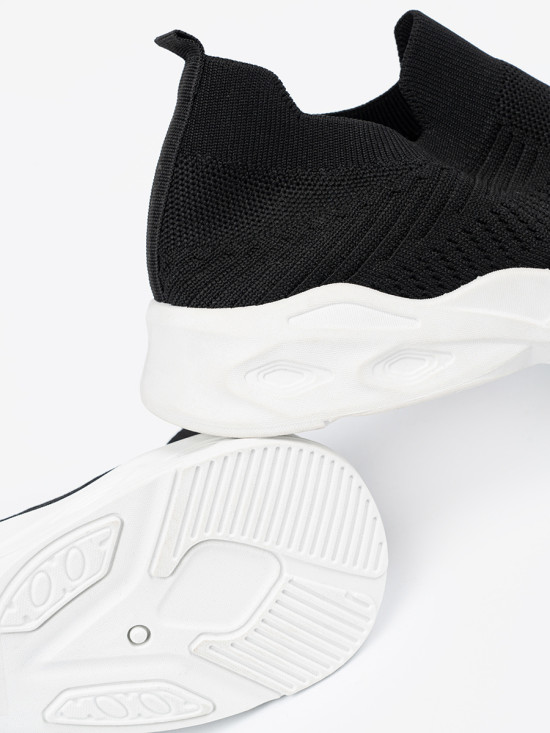 Schwarze Sportschuhe