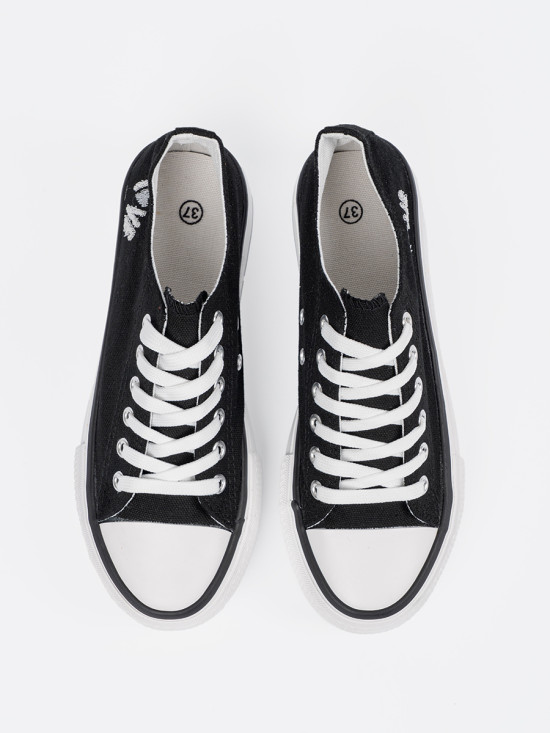 Schwarze Sneakers mit Love-Schriftzug