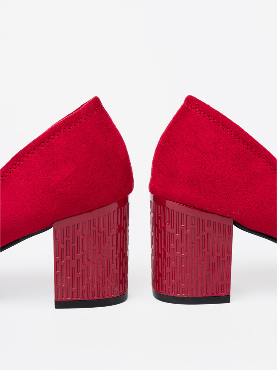 Elegante Pumps mit dekorativem Absatz