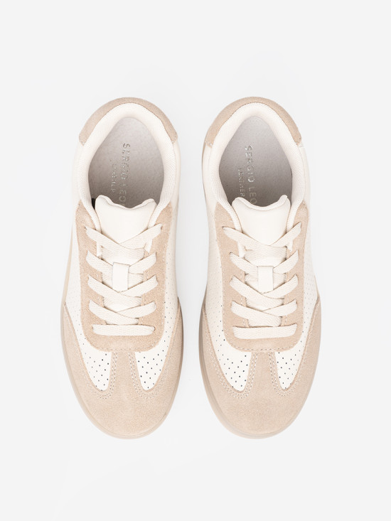 Helle beige durchbrochene Sneakers