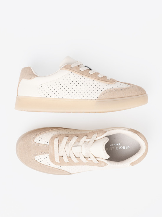 Helle beige durchbrochene Sneakers