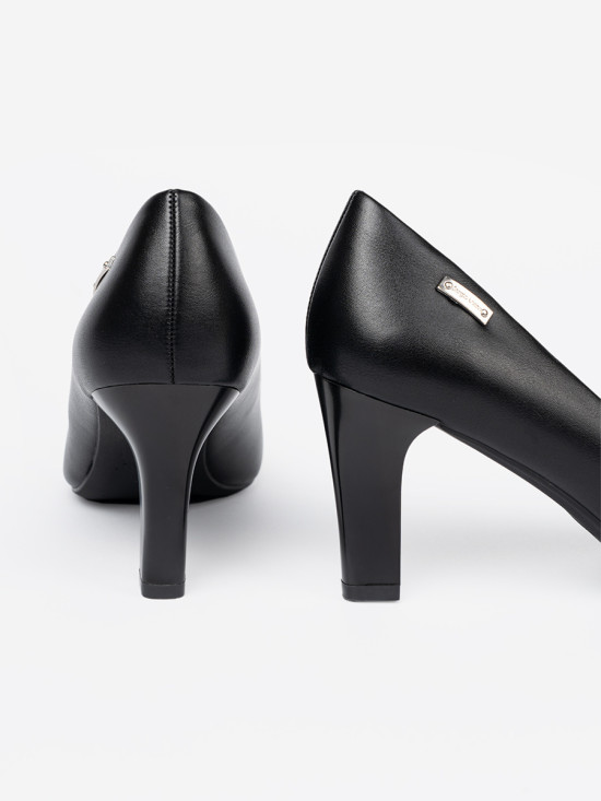 Stilvolle schwarze Pumps