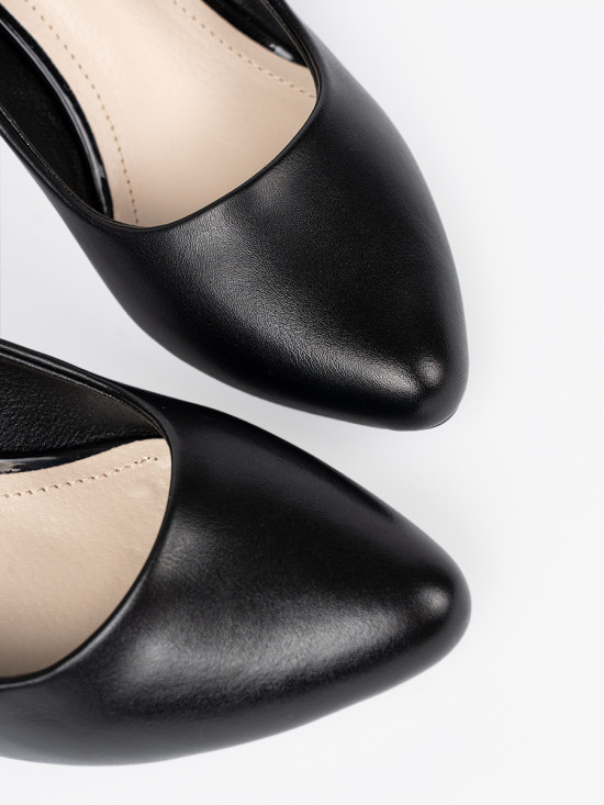 Stilvolle schwarze Pumps