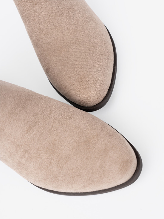 Beige Stiefeletten mit Ausschnitten