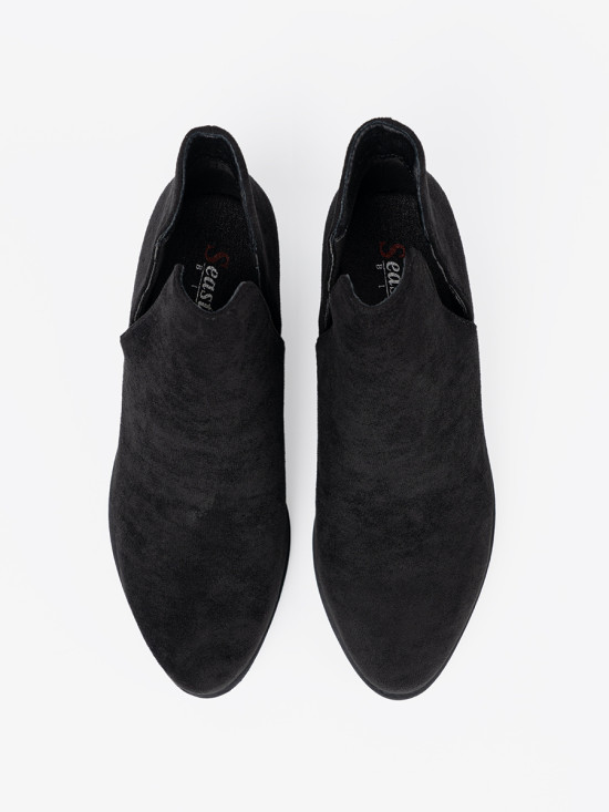 Schwarze Stiefeletten mit Ausschnitten