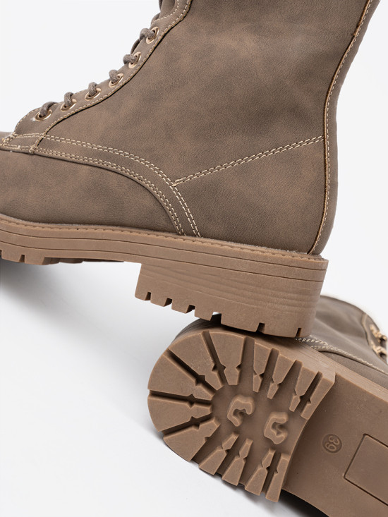 Stylische beige Stiefeletten mit dicker Sohle