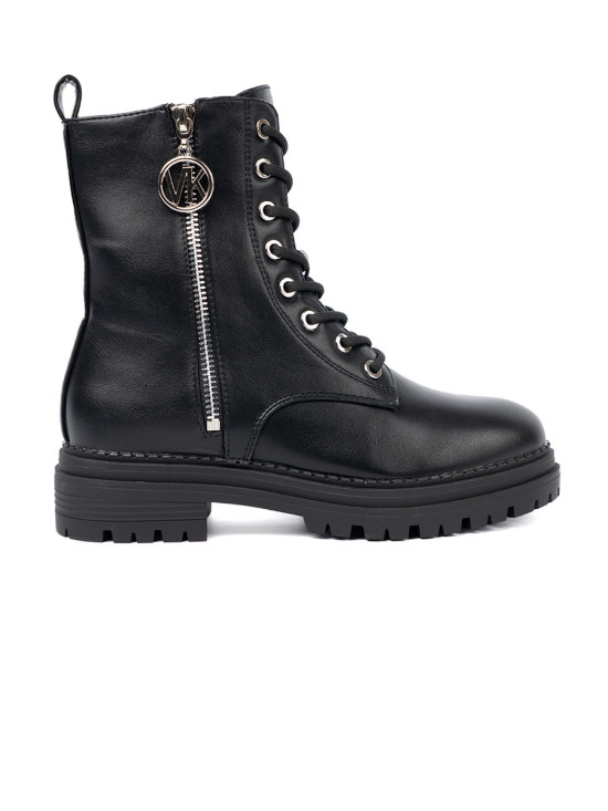 Stylische schwarze Worker mit metallischem Detail