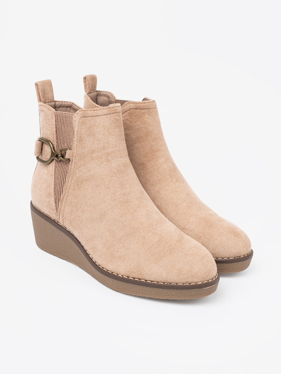 Beige Ankle Boots auf bequemem, niedrigem Keil