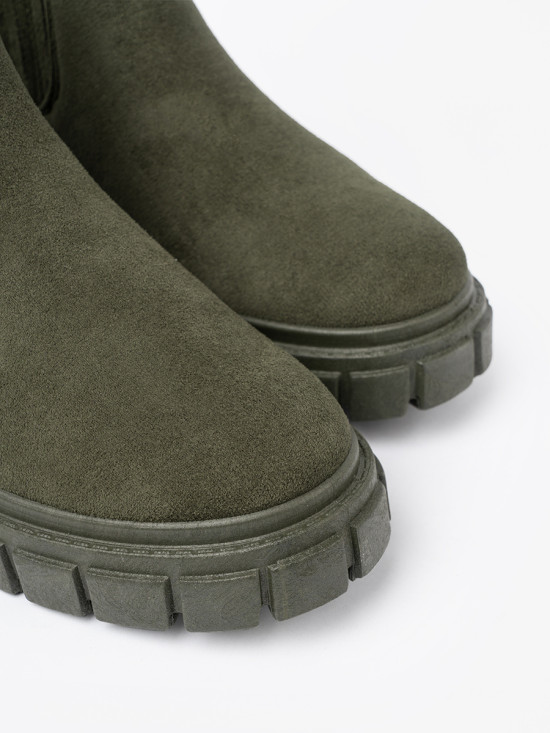 Grüne Stiefeletten mit elastischen Einsätzen