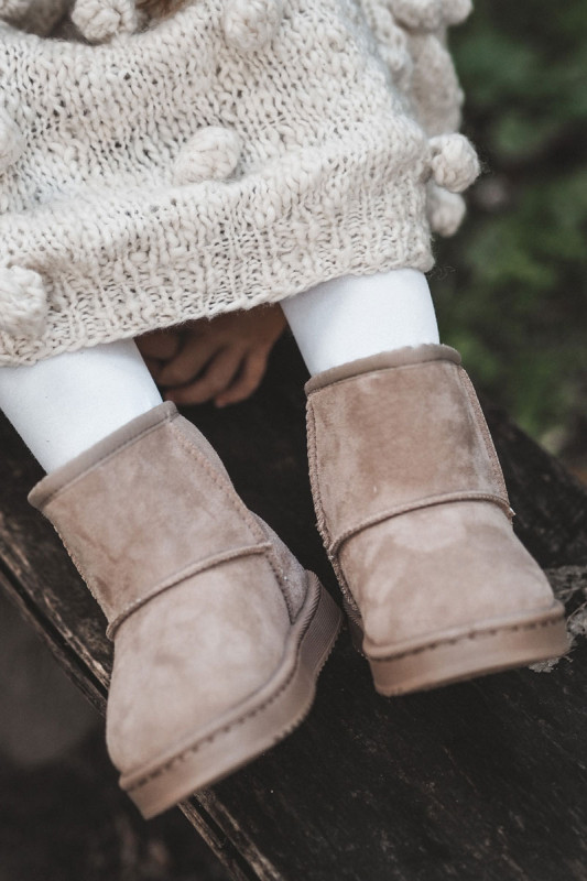 Beige gefütterter Schneestiefel aus Wildlederimitat