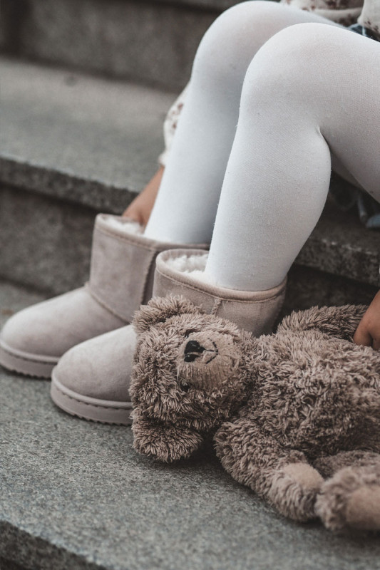 Beige gefütterter Schneestiefel aus Wildlederimitat