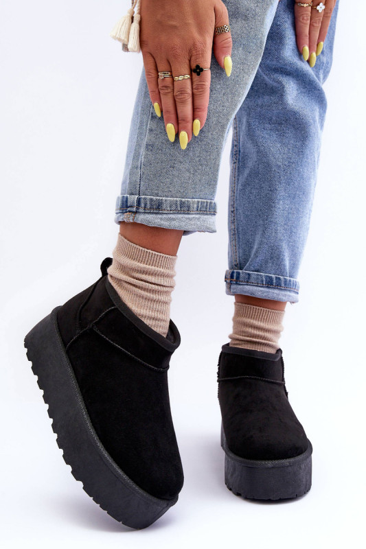Schwarze Schneestiefel aus Veloursleder mit Plateau