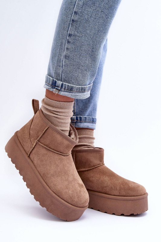 Beige Schneestiefel aus Veloursleder mit Plateau