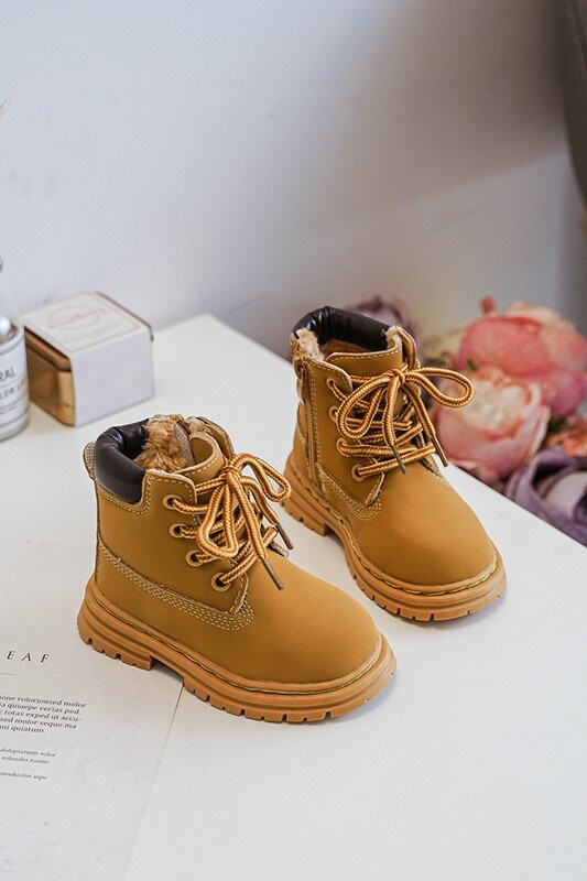 Gefütterte braune Stiefelette mit Reißverschluss
