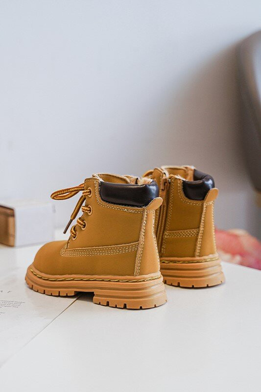Gefütterte braune Stiefelette mit Reißverschluss