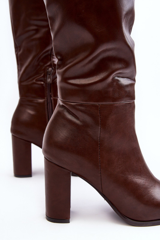 Braune kniehohe Stiefel mit Blockabsatz aus Kunstleder